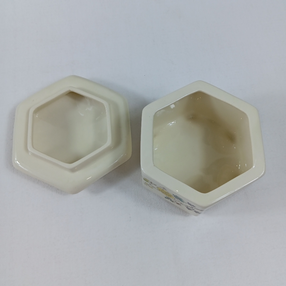 Mason's Ironstone "Formosa"-Lidded Hexagon Trinket Box-Vintage-3 1/4" x 4 3/4" - Picture 6 of 8